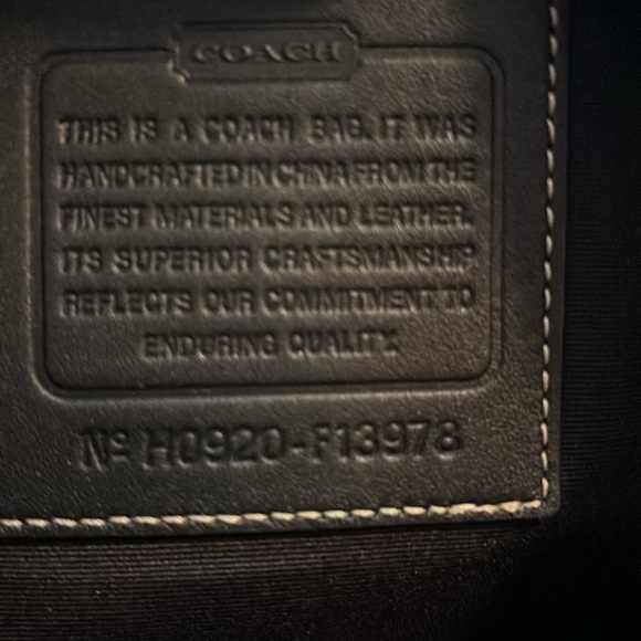 Ladies Coach Handbag/ with shoulder strap - Picture 3 of 3